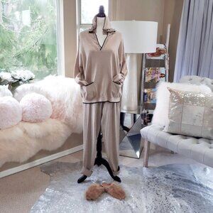 NWT Cyrus sand tan beige with black racer stripe jogger sweatpants, M